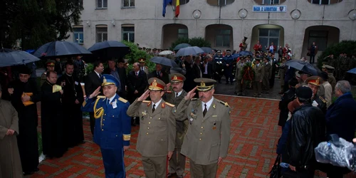 Ziua Armatei Române se sărbătoreşte şi la Târgovişte