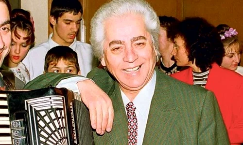 ad8f10 laceanu ion 500x300 jpeg