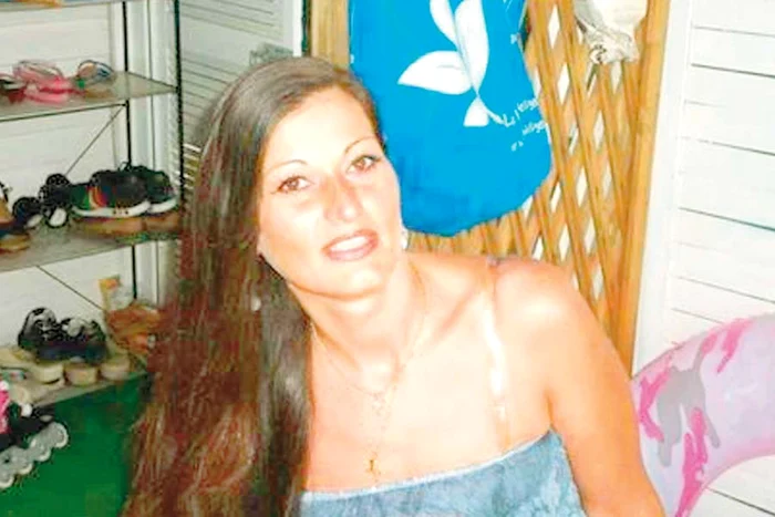 
    Alina Elisabeta Racu  este de 10 ani în Italia şi  este mama unui băieţel  