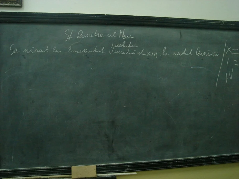 Un profesor de religie certat cu limba română FOTO Adevărul