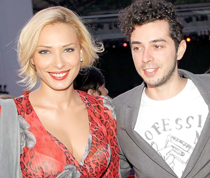 Iulia Vântur merge des în India, în ultimii ani. Vedeta a fost în India şi cu fostul ei iubit, Marius Moga, în urmă cu doi ani, chiar înainte să se despartă.