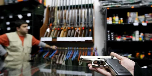 Vânzările de arme au crescut în SUA în vinerea neagră cu 32%