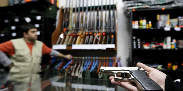Vânzările de arme au crescut în SUA în vinerea neagră cu 32%