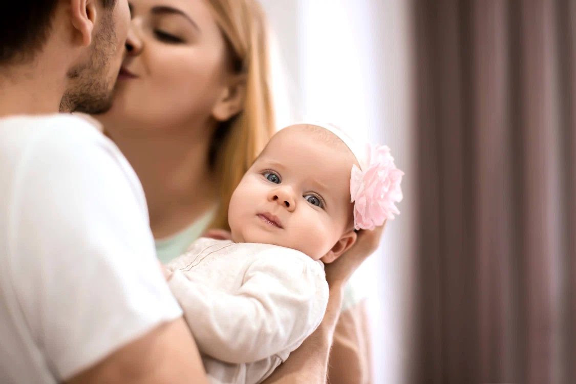 
    Este ceva normal ca atunci când există un copil, să aveţi mai puţin timp unul pentru celălaltfoto: 123RF  