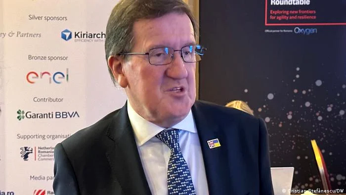 George Robertson, fost secretar general al NATO, la Bucureşti