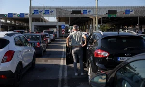 border traffic greece jpg