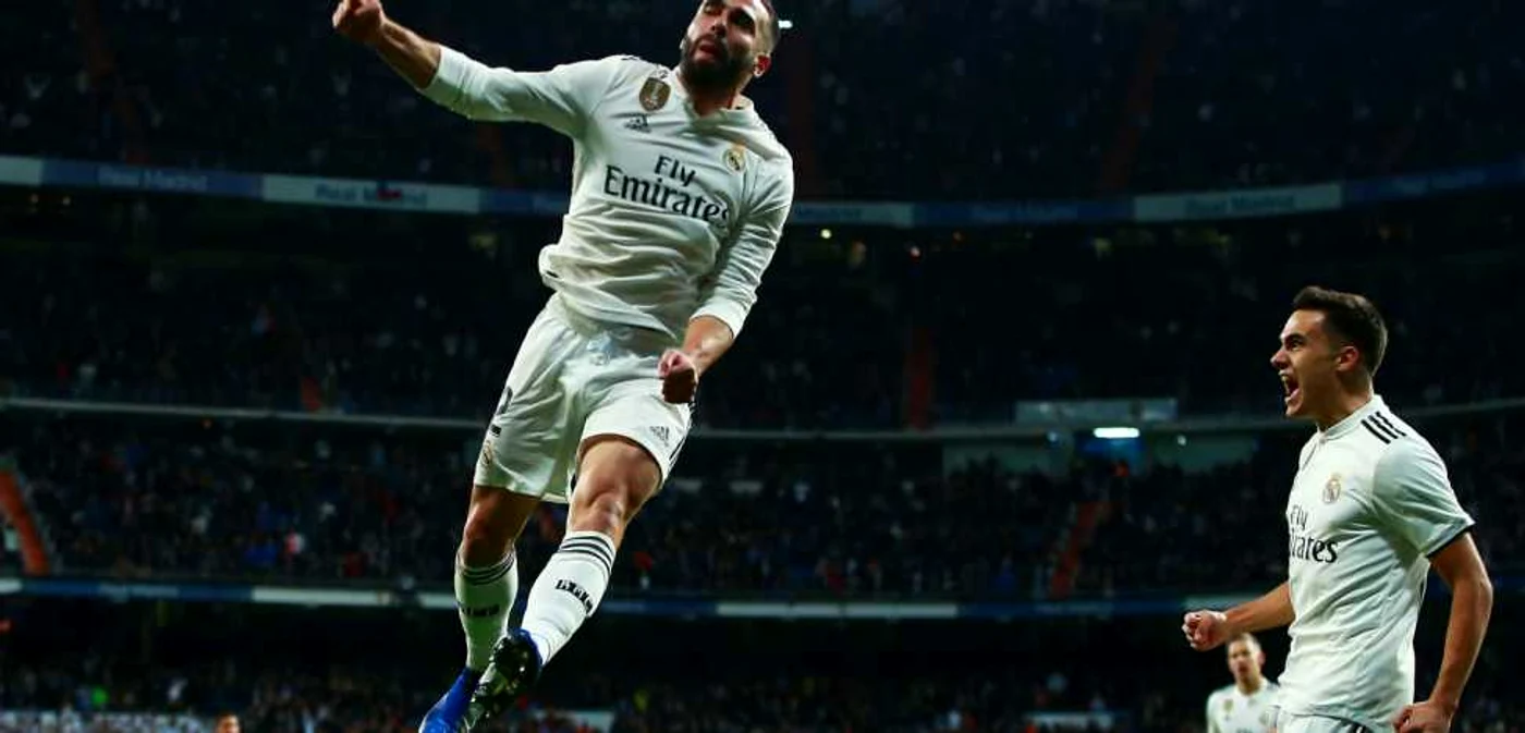 Jucăorul lui Real Madrid Daniel Carvajal se bucură după ce Daniel Wass de la Valencia şi-a înscris un autogol în partida din La Liga dintre Real Madrid şi Valencia desfăşurată pe stadionul Bernabeu din real Madrid Spania. FOTO Guliver-Gettyimages