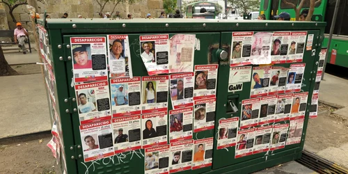 Afișe cu persoane dispărute în Guadalajara foto shutterstock jpg