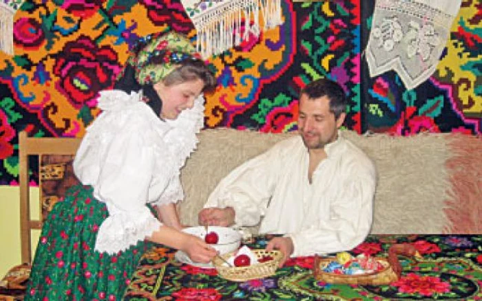 Turiştii vor fi învăţaţi să vopsească ouă