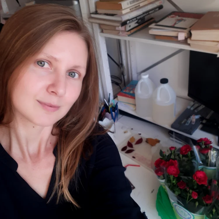 bijuterii din flori uscate foto arhiva cristina muresan