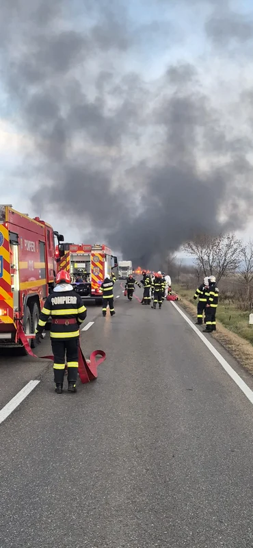 Accidente cu 2 cisterne, între care una cu GPL, lângă Săcuieni Foto: ISU DB