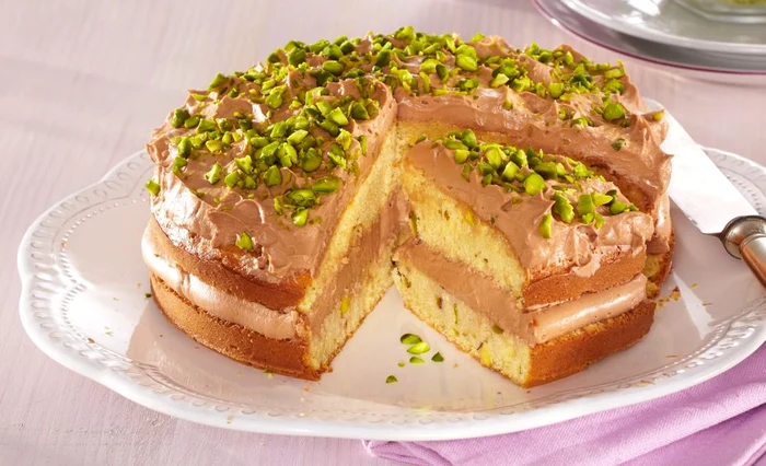 tort ciocolata fistic jpeg