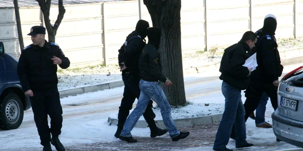 Suspecții au fost audiați de procurori până în zori