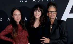 Steven Tyler a participat la premiera unui film alături de Liv Tyler, Chelsea Tyler şi iubita sa Aimee Preston  jpeg