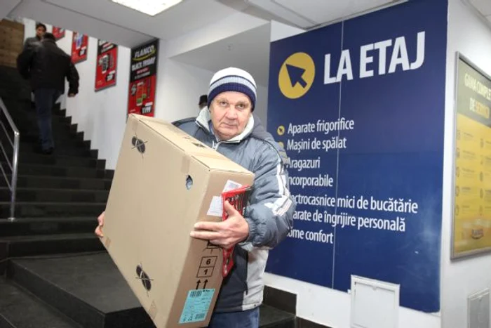 
    Cutiile în care sunt ambalate produsele pot fi aruncate. Beneficiezi de garanţie şi fără ele.   