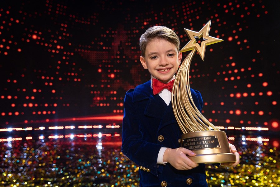 Câștigătorul „Românii au talent“, despre revederea cu colegii de școală: „Sunt mândri de mine, m-au îmbrățișat și mi-au dat surprize“
