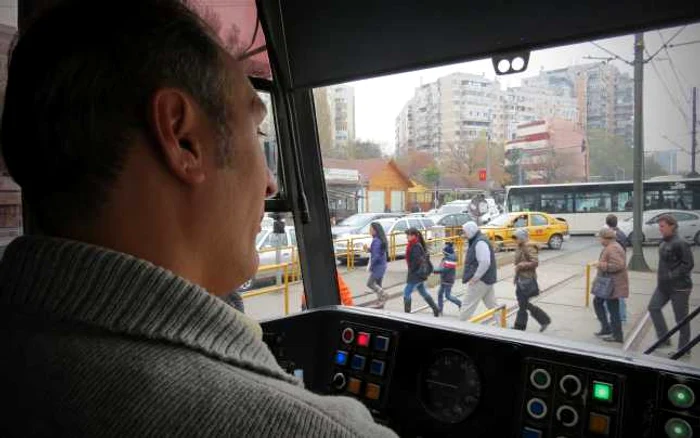 Daniel Dobrică este vatman pe tramvaiul 41 de mai bine de 20 de ani FOTO Mihaela Cojocariu