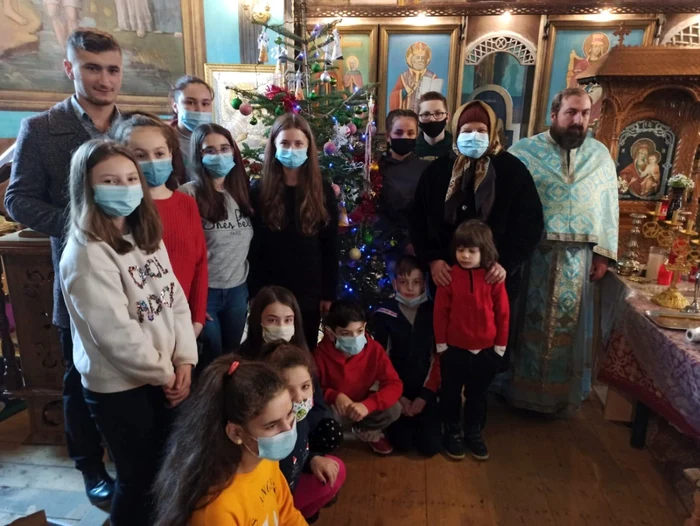 Decoraţiunile au fost donate bisericilor din Peştilşani