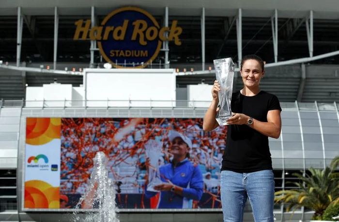 Barty, cu trofeul de la Miami Open 2019FOTO: Guliver/ Gettyimages