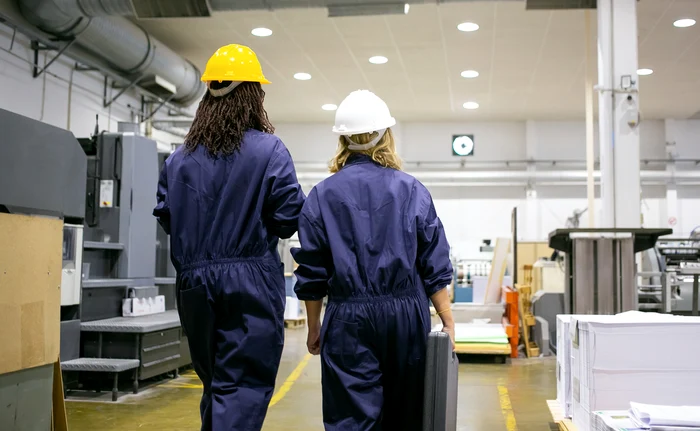Angajați în multinaționale. Foto Freepik.com