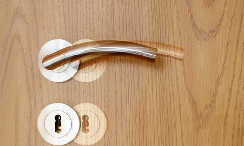 vedere dubla_shutterstock 2383507835 jpg