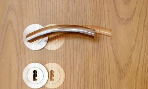 vedere dubla_shutterstock 2383507835 jpg