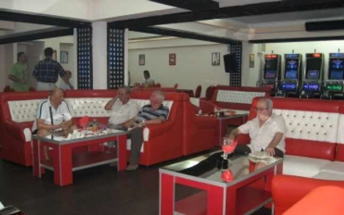 Constanţa: Poliţiştii se distrează la „Cops Club“