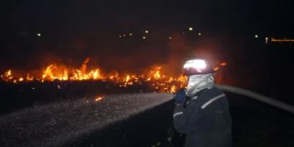 Slatina: Peste 50 de ha de mirişte au luat foc