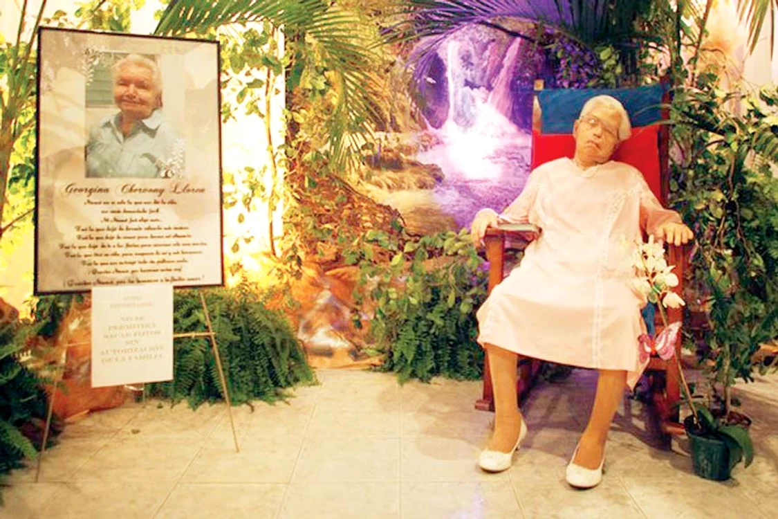
    Georgina Chervony  Llore a murit în  balansoarul  ei preferat  