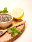 Apă, semințe de chia și lămâie FOTO Shutterstock 