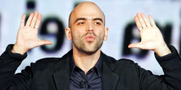 Roberto Saviano se află sub protecţia poliţiei în urma dezvăluirilor făcute despre Mafia italiană  Foto: Mediafax