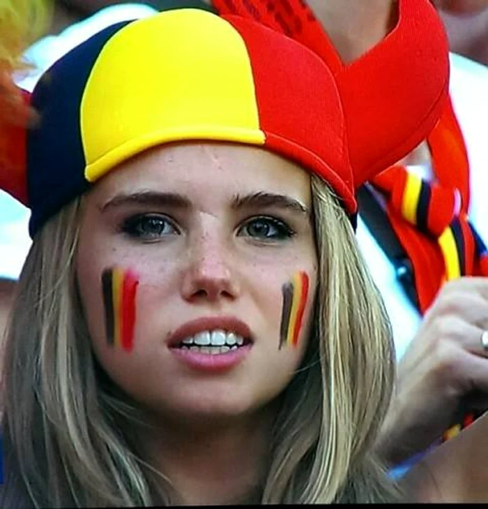 
    Axelle Despiegelaere a ajuns celebră după ce a fost fotografiată la meci, in tribune  