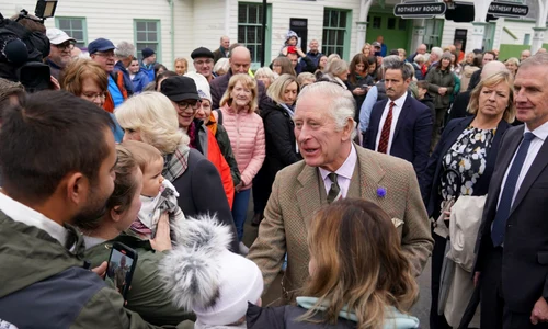 Regele Charles în Ballater, Scoția (6) jpg