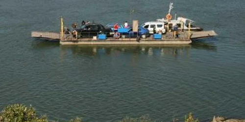 Bacul de care s-a lovit barca gălăţenilor Foto: carpati.org