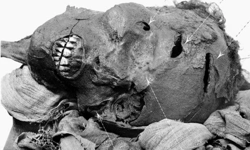 Vechea regalitate egipteanã mânuia armele la modul cel mai serios jpeg