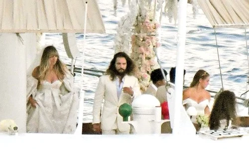 3 august, și au jurat credință veșnică pe iahtul Christina O jpeg