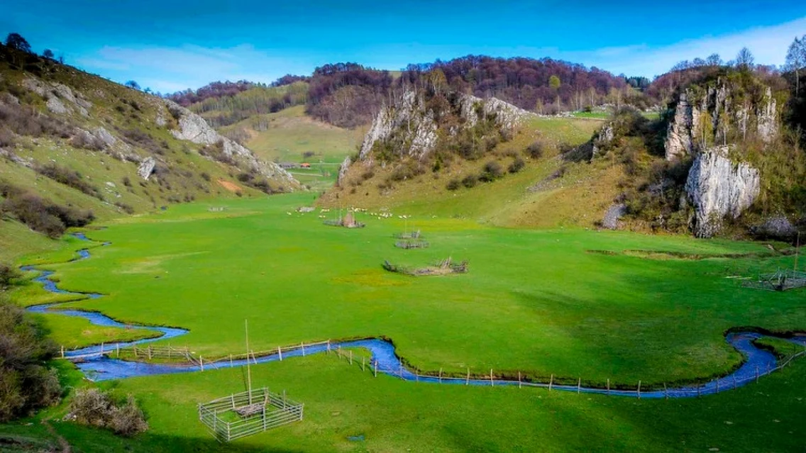 fundatura ponorului foto remus suciu