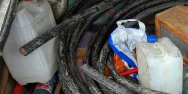 Suspecţii au furat 20 de litri de benzină Foto. arhivă Adevărul