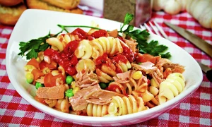 salata cu ton si paste jpeg