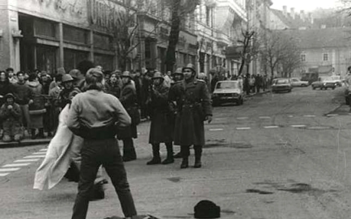 cluj armata revolutie. foto Răzvan Rotta. 