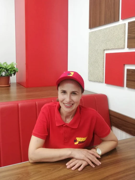 Gina Neculiţă, store Manager Jerry's Pizza