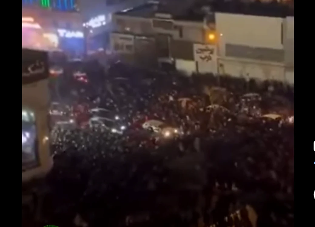 Protest la Teheran. FOTO Captură video FB Mihai Răzvan Moraru