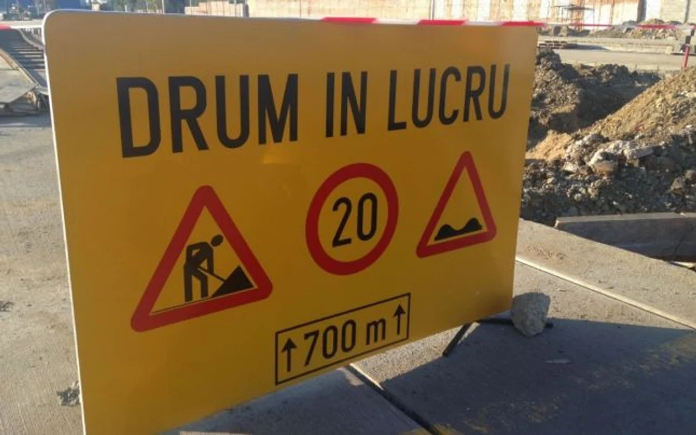 Trafic rutier deviat pe drumul european 87, în apropierea oraşului Babadag