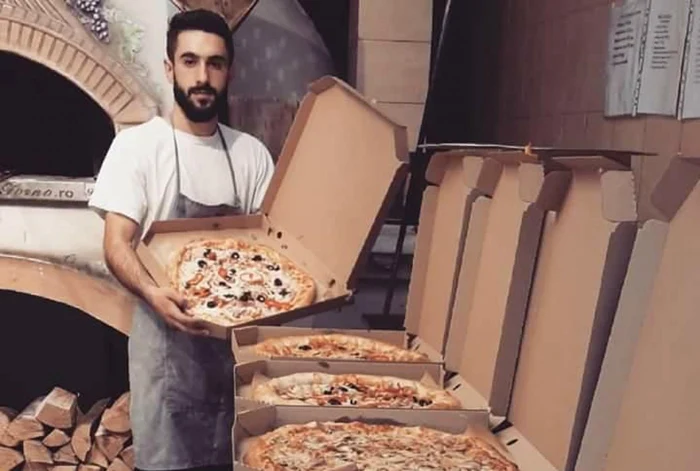 Ciprian lucrează acum ca pizzar şi este apreciat de toată lumea FOTO Arhivă personală