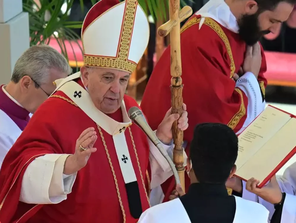 Papa Francisc, apel la pace în timpul slujbei din Duminica Floriilor Foto: AFP