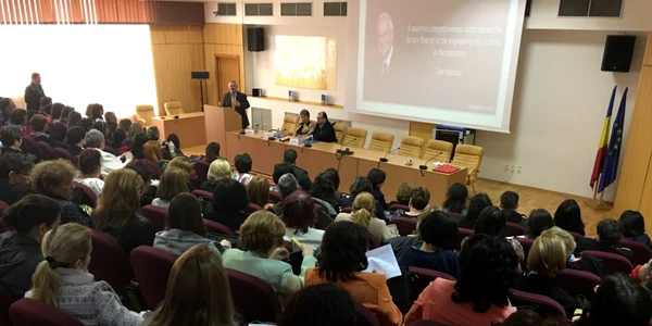 CCD Bacău a organizat la Universitatea de stat Vasile Alecsandri o conferinţă pe tema educaţiei în era globalizării