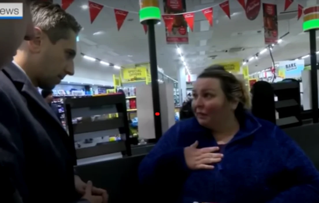 Simon Harris a fost acuzat de asistentă că o ignoră. FOTO captură YouTube