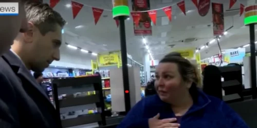 Clip viral asistenta Simon  Harris Captura youtube png