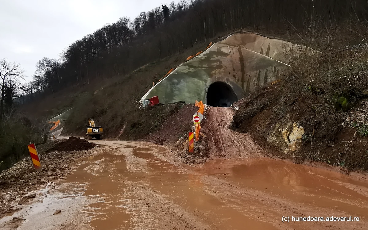 Tunelurile în șantier. Foto: Daniel Guță.