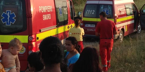 Medicii au intervenit cu cinci ambulanţe